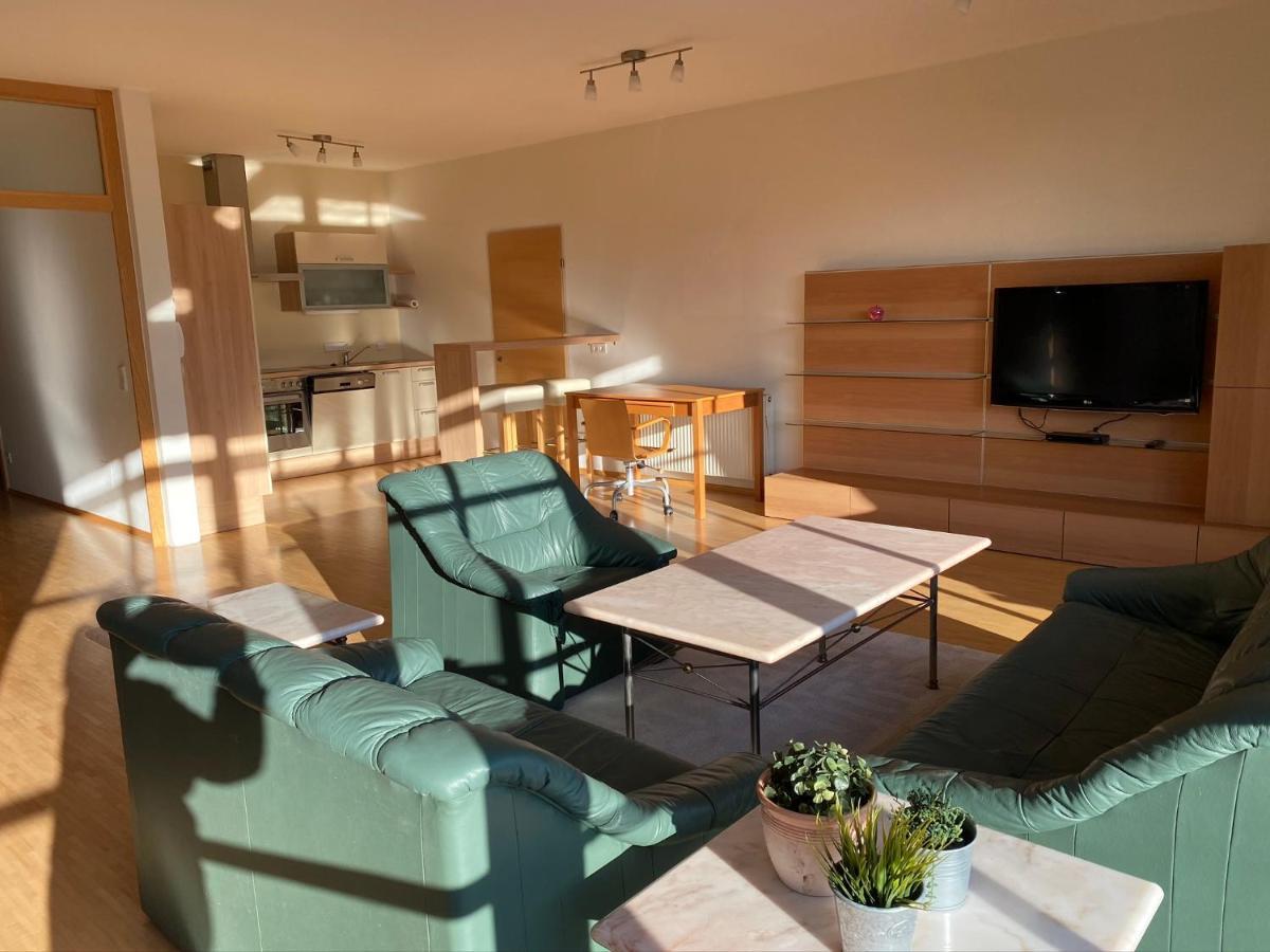 VIII Panorama-Ferienwohnung Petzenblick Smihel nad Pliberkom Exterior foto